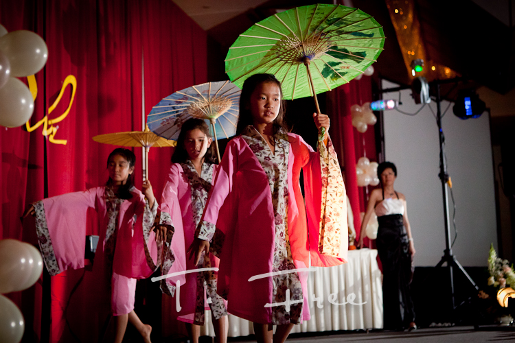 Traditional Vietnamese wedding umbrella dance in Omaha.